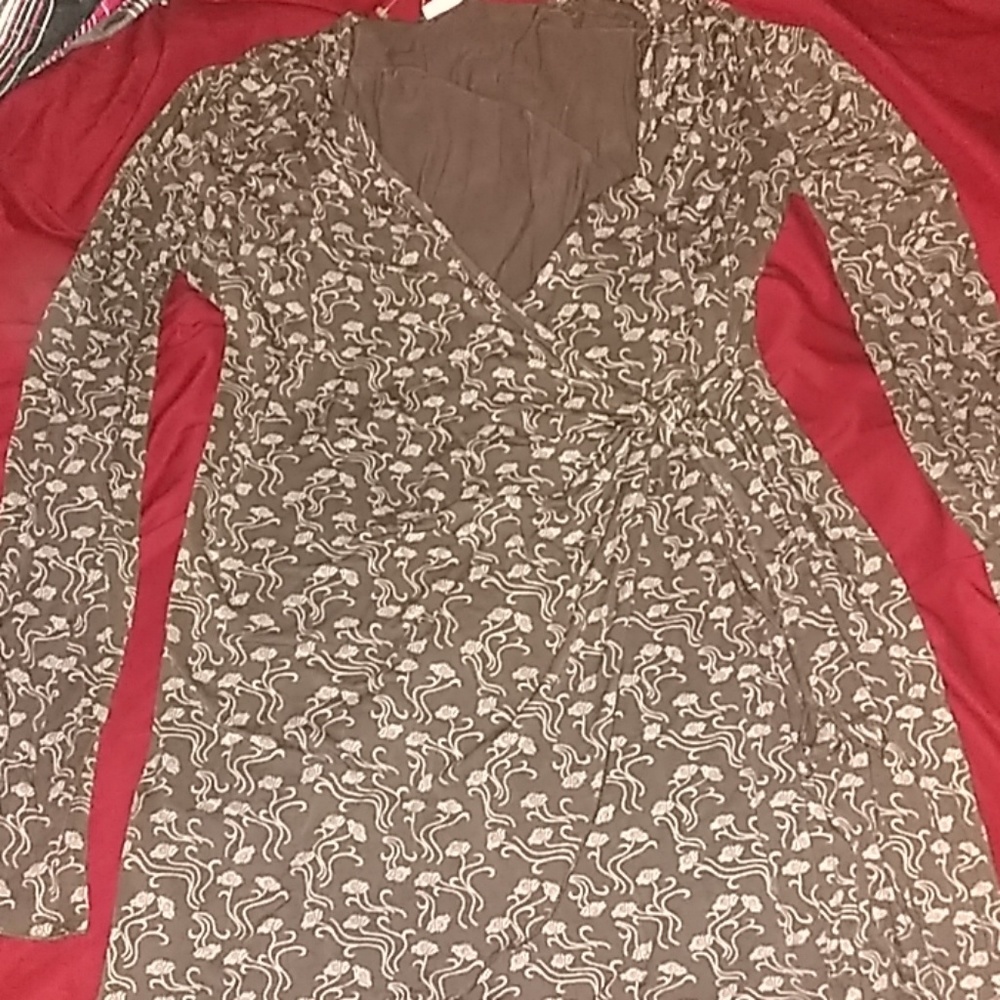 A long sleeve shirt